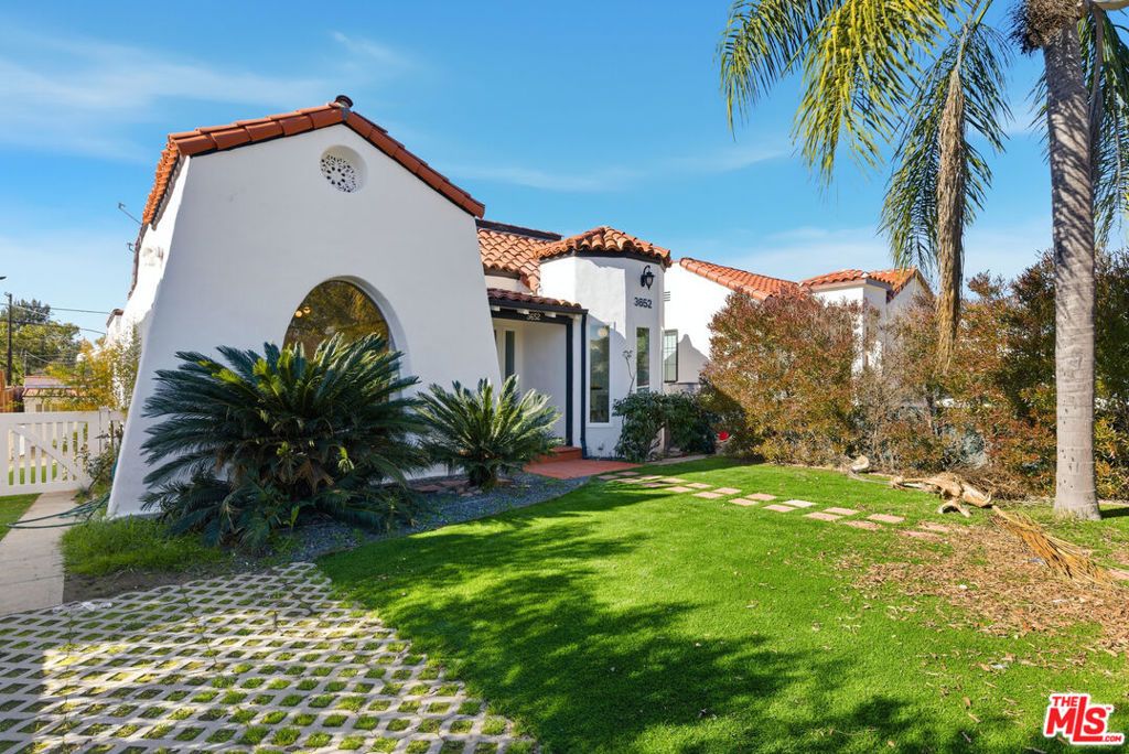 Photo of 3652 Brunswick Avenue, Los Angeles, CA 90039 (MLS # 26638319)