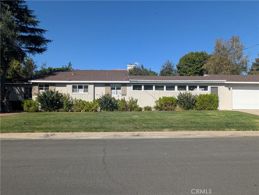 Prime Studio City's most sought-after-neighborhoods "Colfax Meadows". A DREAM opportunity on a spacious corner lot! Situated on over 10,000 square feet of flat, usable land. This property offers endless potential — renovate the existing 3-bedroom, 2-bath home (approximately 1,500 sq. ft.), add an ADU for extra income or multi-generational living, or build your dream home from the ground up. The expansive lot provides excellent frontage and flexibility for future development. Located in one of Studio City’s most sought-after neighborhoods, including Award winning Carpenter Charter School District.  Minutes away from CBS, NBC, Warner Bros. and Universal Studios close to Freeway, shopping, chic dining, Tujunga Village, Woodbridge Park and so much more.

Create your own vision on this premier location.