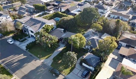 379 Walnut Street Costa Mesa CA 92627