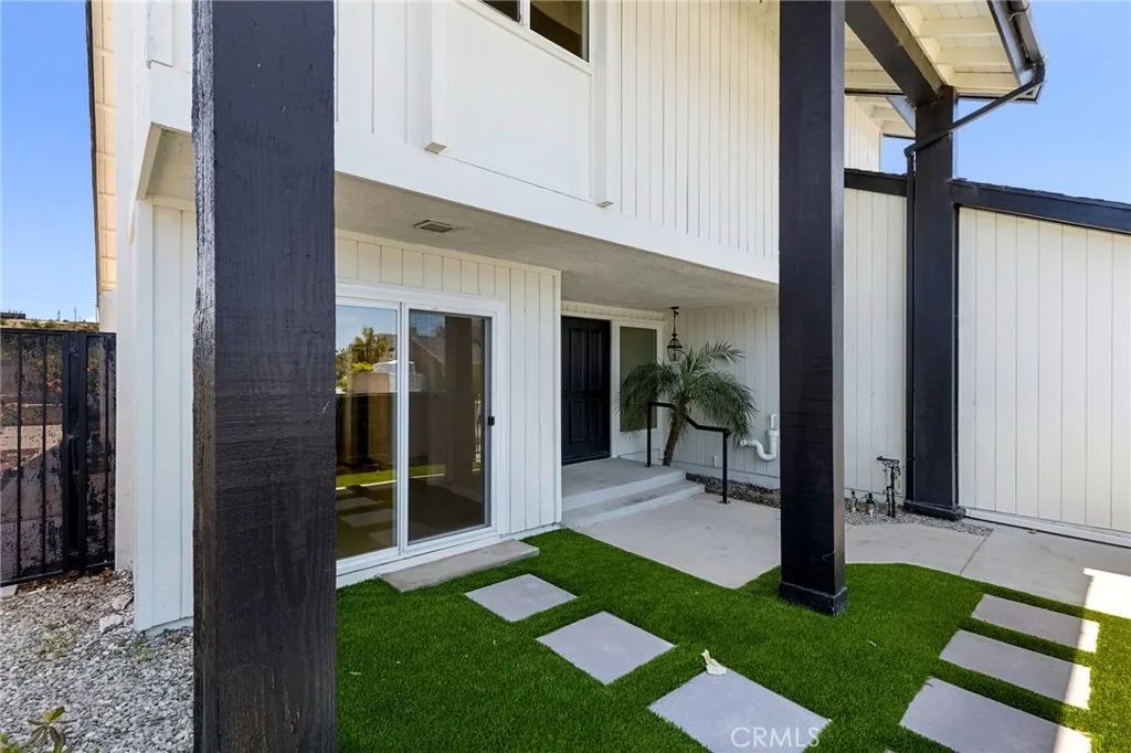 Huntington Beach, California 92648, United States, 4 Bedrooms Bedrooms, ,3 BathroomsBathrooms,Residential,Active,210737