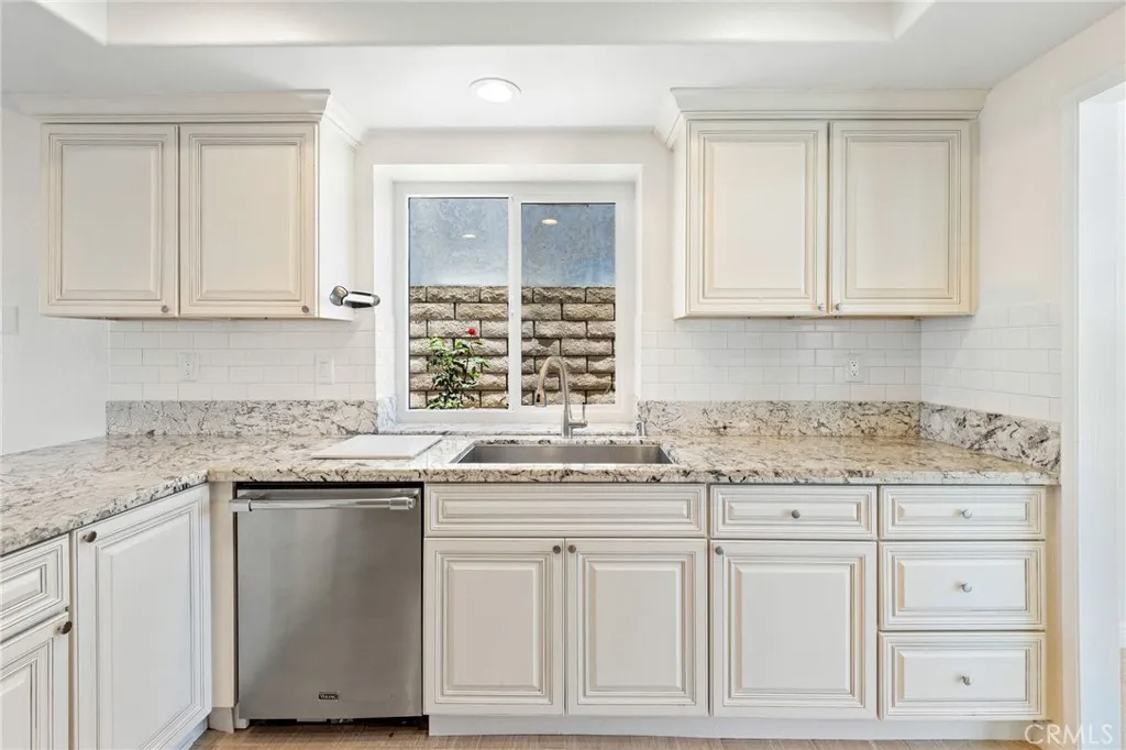 Huntington Beach, California 92648, United States, 4 Bedrooms Bedrooms, ,3 BathroomsBathrooms,Residential,Active,210737