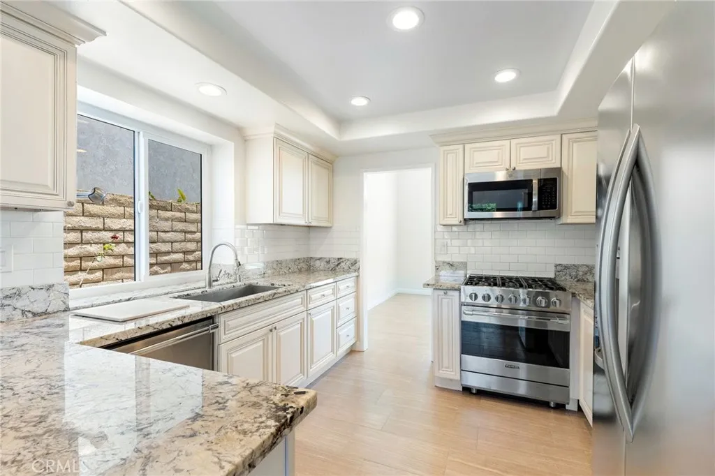 Huntington Beach, California 92648, United States, 4 Bedrooms Bedrooms, ,3 BathroomsBathrooms,Residential,Active,210737