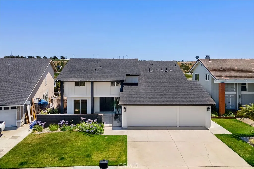 Huntington Beach, California 92648, United States, 4 Bedrooms Bedrooms, ,3 BathroomsBathrooms,Residential,Active,210737