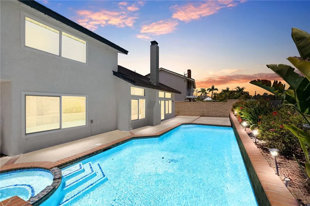 Huntington Beach, California 92648, United States, 4 Bedrooms Bedrooms, ,3 BathroomsBathrooms,Residential,Active,210737