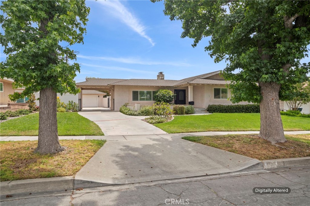 1382 N Ukiah