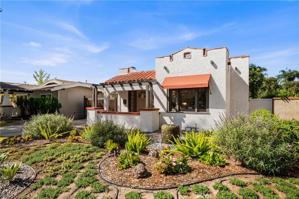 Properties 1 321 Drake Avenue