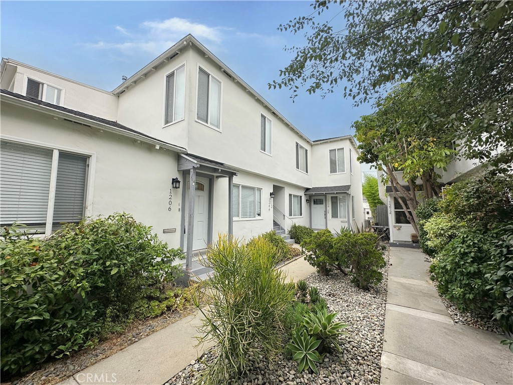 1208 S Cochran Avenue