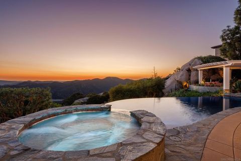 Photo of 29166 Meadow Glen Way West, Escondido, CA 92026 (MLS # 260003322SD)