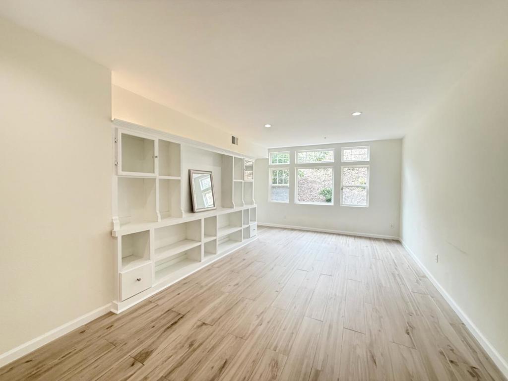 313 Crescent Court, Brisbane CA 94005