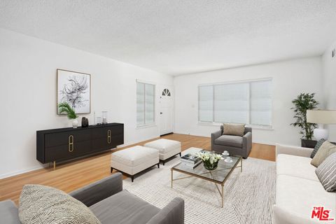 Photo of 5320 W 57th Street, Los Angeles, CA 90056 (MLS # 25620119)