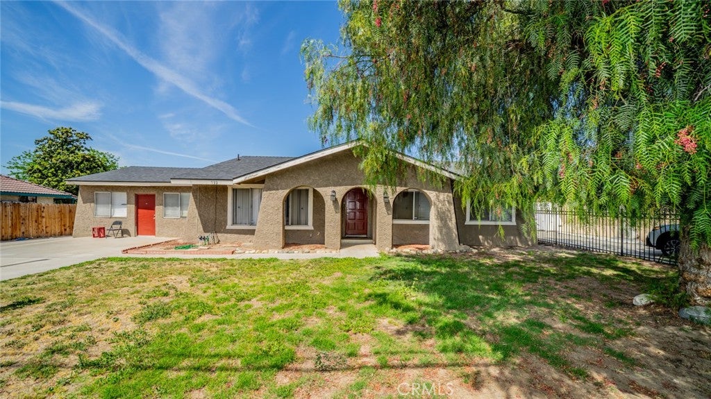 732 S Acacia