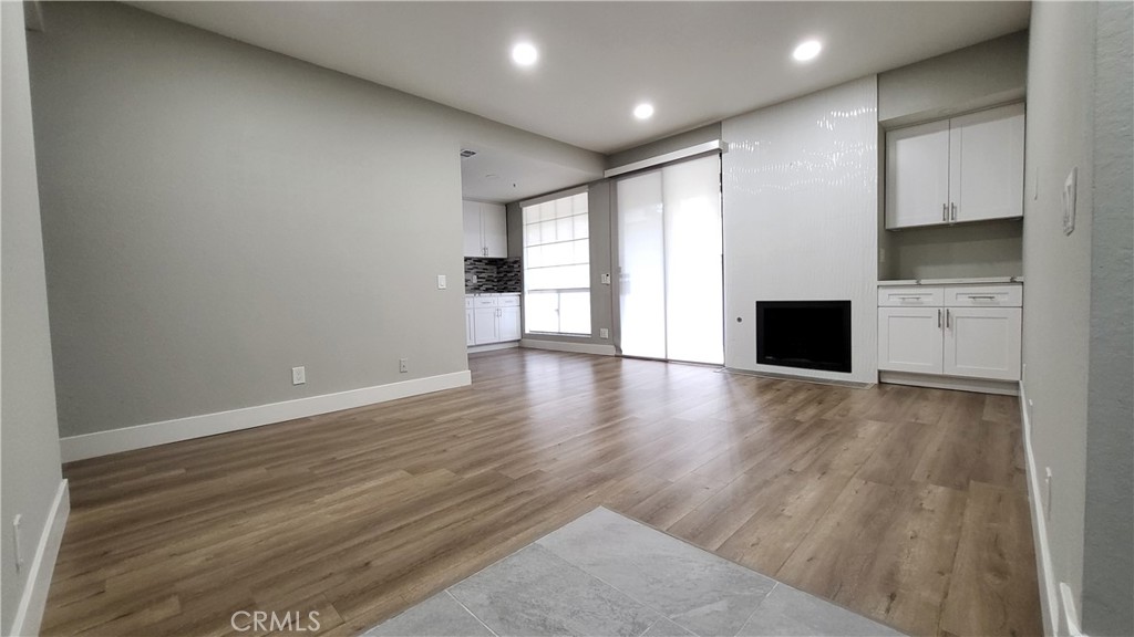 580 N Brea Boulevard 31