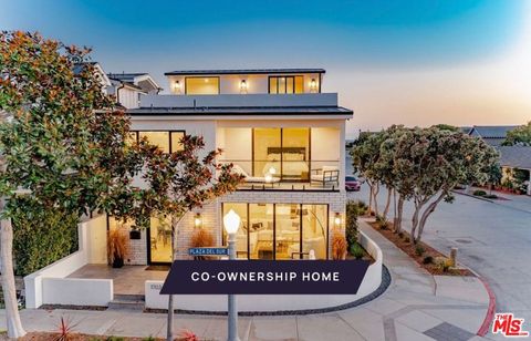 Photo of 1703 Plaza Del Sur #2, Newport Beach, CA 92661 (MLS # 25621153)