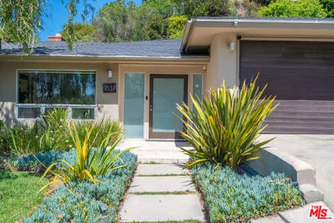 Photo of 9537 Dalegrove Drive, Beverly Hills, CA 90210 (MLS # 26833087)