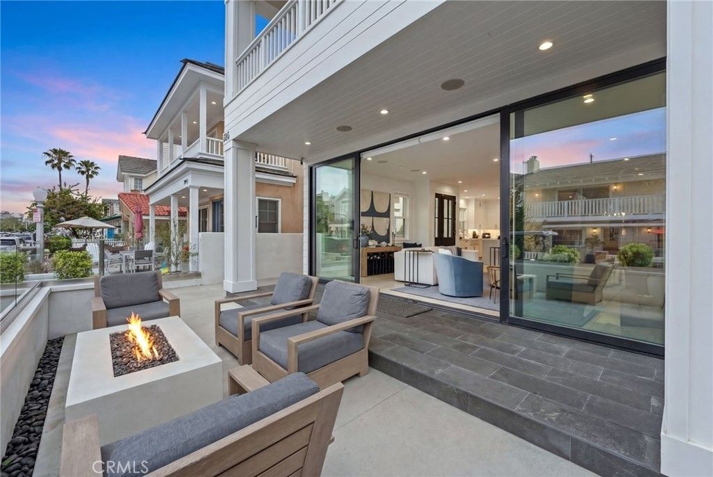 Photo of 206 Apolena Avenue, Newport Beach, CA 92662 (MLS # NP26062616)