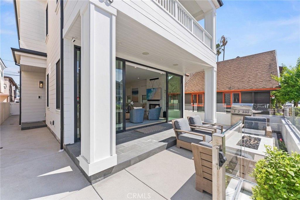 Photo of 206 Apolena Avenue, Newport Beach, CA 92662 (MLS # NP26062616)