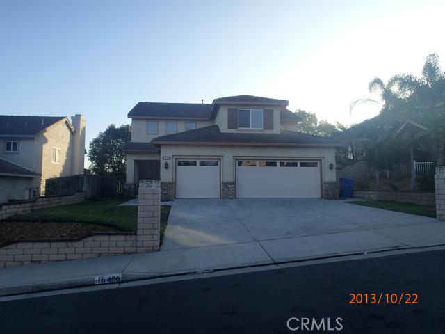 Beautiful View home in Lake Hills, Located in a Cul-de-sac in a nice quiet community, property has been freshly painted, plush carpet upstairs and ceramic tile downstairs, all bedrooms are upstairs, has two sun rooms and a spacious 3 car garage. spectacular city light view. Very low maintenance yard