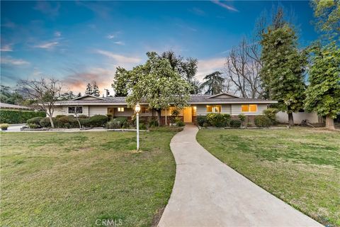 Photo of 1630 W Robinwood Ln, Fresno, CA 93711 (MLS # FR26035975)