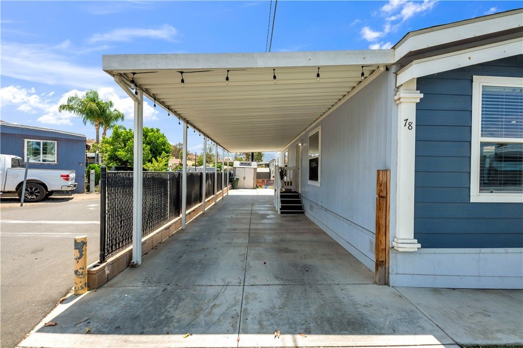 300 N Ellis 78