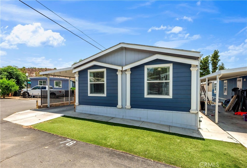 300 N Ellis 78
