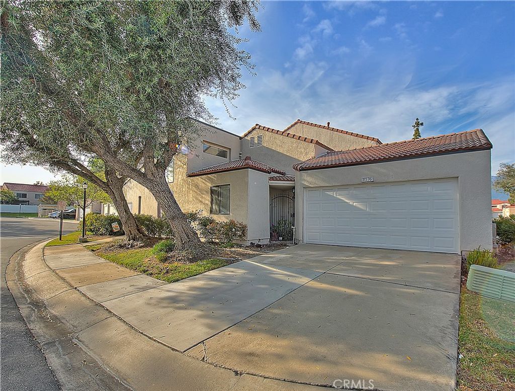 Photo of 8576 Salina St, Rancho Cucamonga, CA 91730 (MLS # SW26069066)