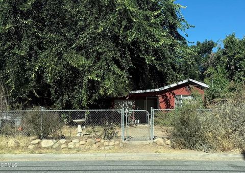 Photo of 229 S Padre Juan Avenue, Ojai, CA 93023 (MLS # V1-32681)