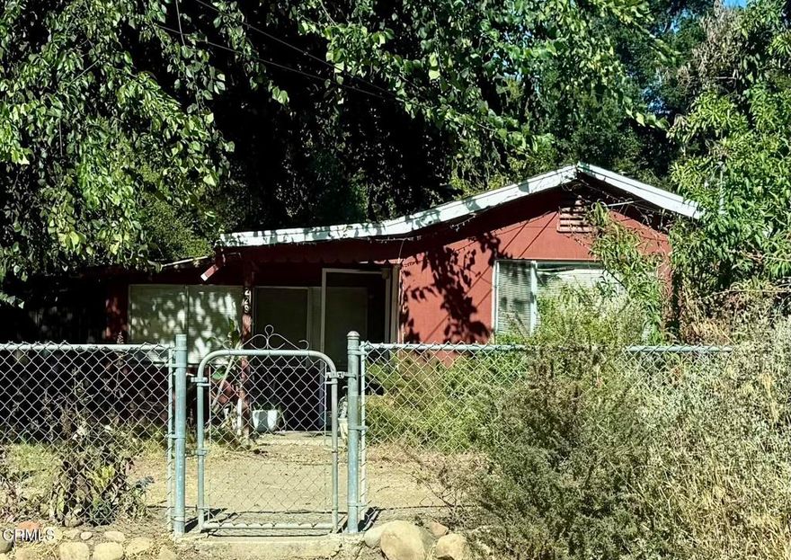 Fixer opportunity in the quaint Meiner's Oaks area of Ojai. The possibilities are endless with this home. It sits on a large 7800+ square foot lot that provides plenty of room for an ADU (check with the county for any restrictions). Unfortunately due to the current condition of the house, the seller is only considering cash offers.