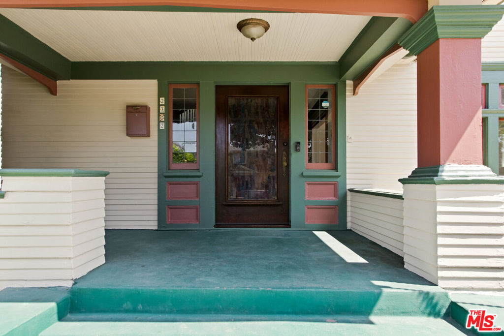 2302 S BUDLONG Avenue