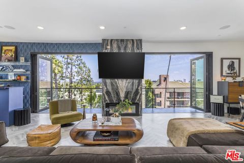 Photo of 137 N Doheny Drive #4, West Hollywood, CA 90048 (MLS # 26647047)