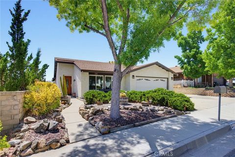 Photo of 27245 Via Marcia, Saugus, CA 91350 (MLS # SR26146285)