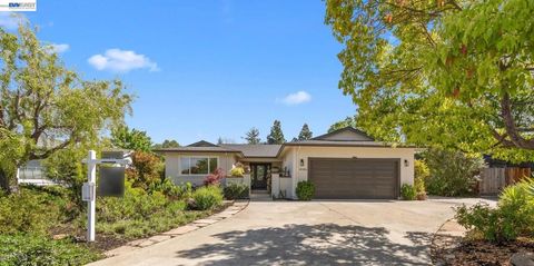Photo of 4146 Moselle Ct Ct, Pleasanton, CA 94566 (MLS # 41130370)