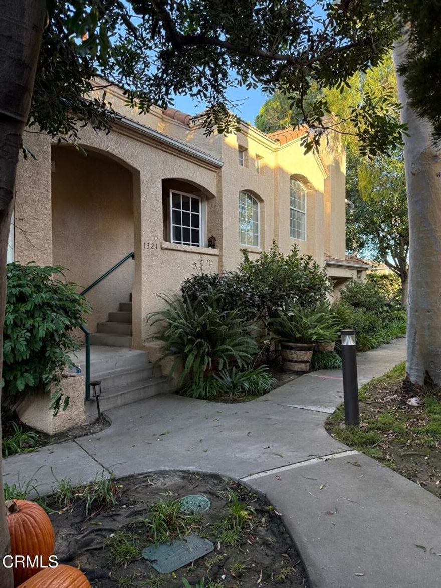 Wow! Lovely Gated Community centrally located in Oxnard, close to Oxnard Shores Beach, Military Base, Shopping Centers and Park. Gated community with pool and spa.