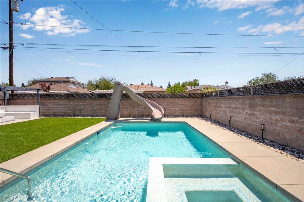 listing image 130727771289430765388