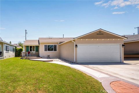 4138 Hackett Avenue Lakewood CA 90713