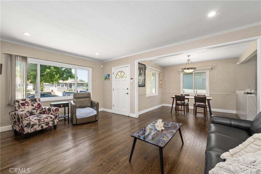 listing image 130728793948781373807