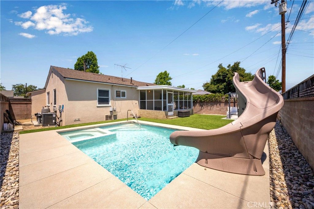listing image 130721270927397981024
