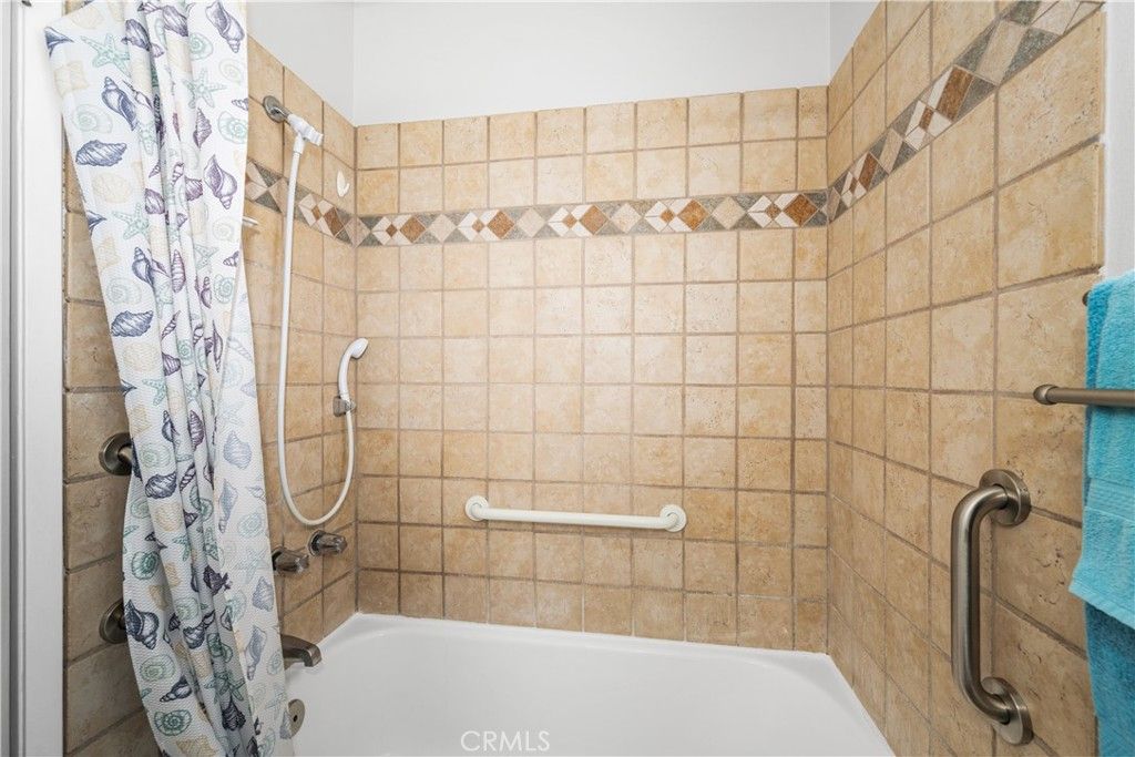 listing image 130724689413679699647