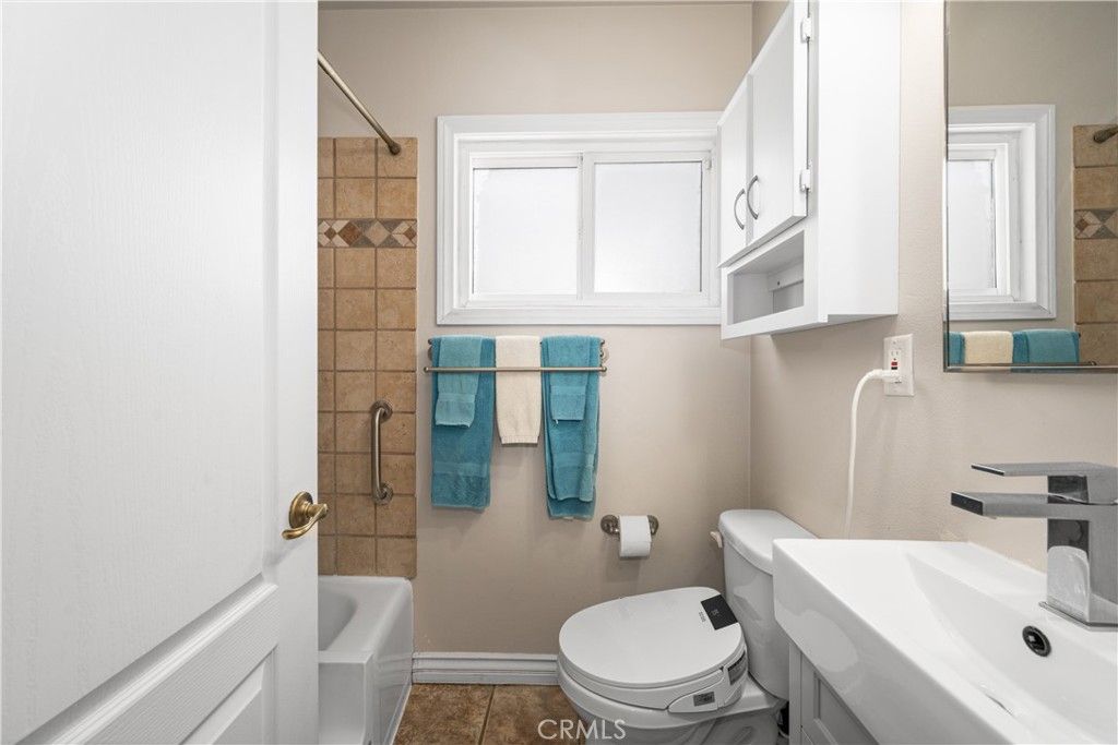 listing image 130726543350506949965