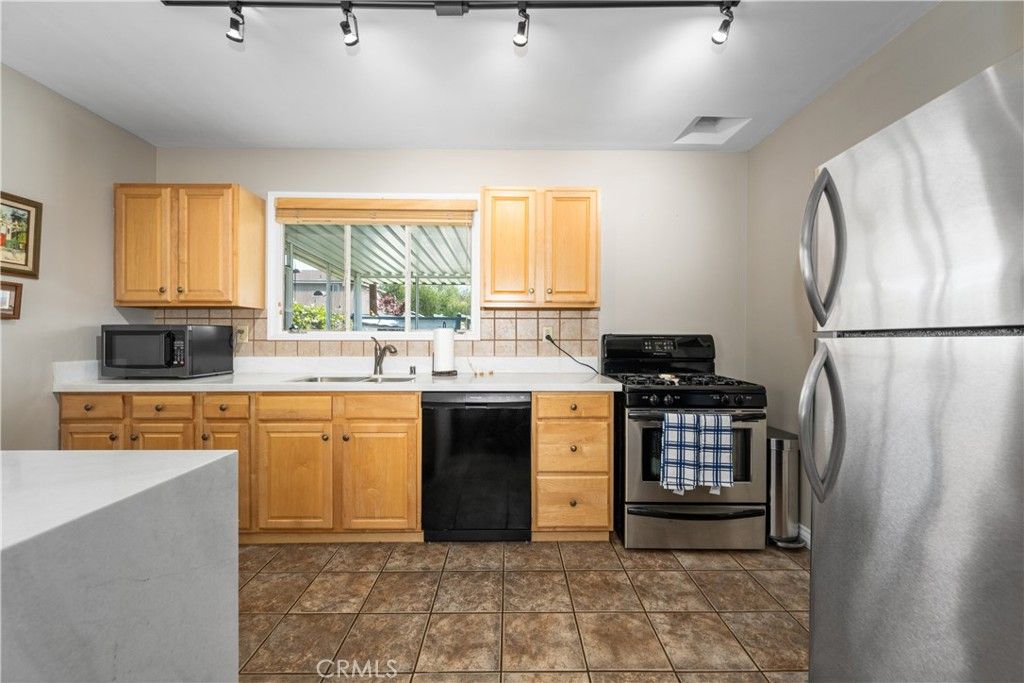 listing image 130729864919294747659