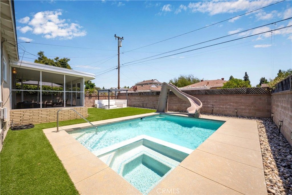 listing image 130723624157054298711
