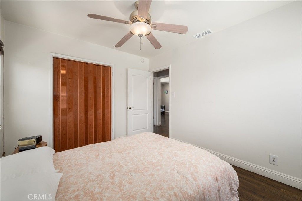listing image 130723384709269195405