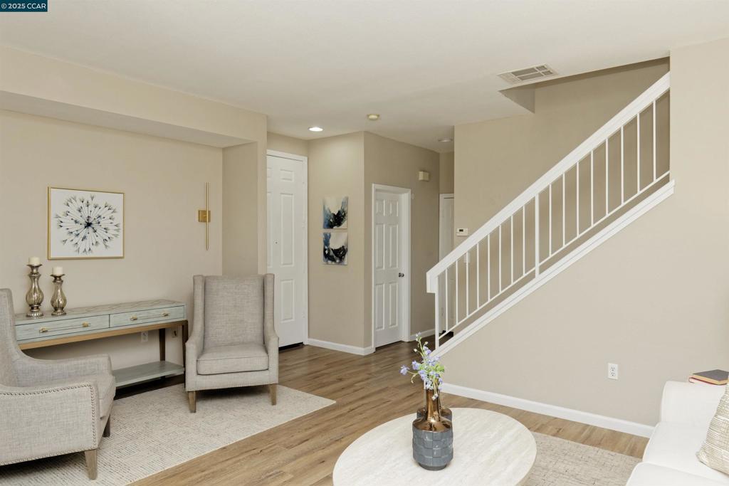 1071 Newcastle Ct