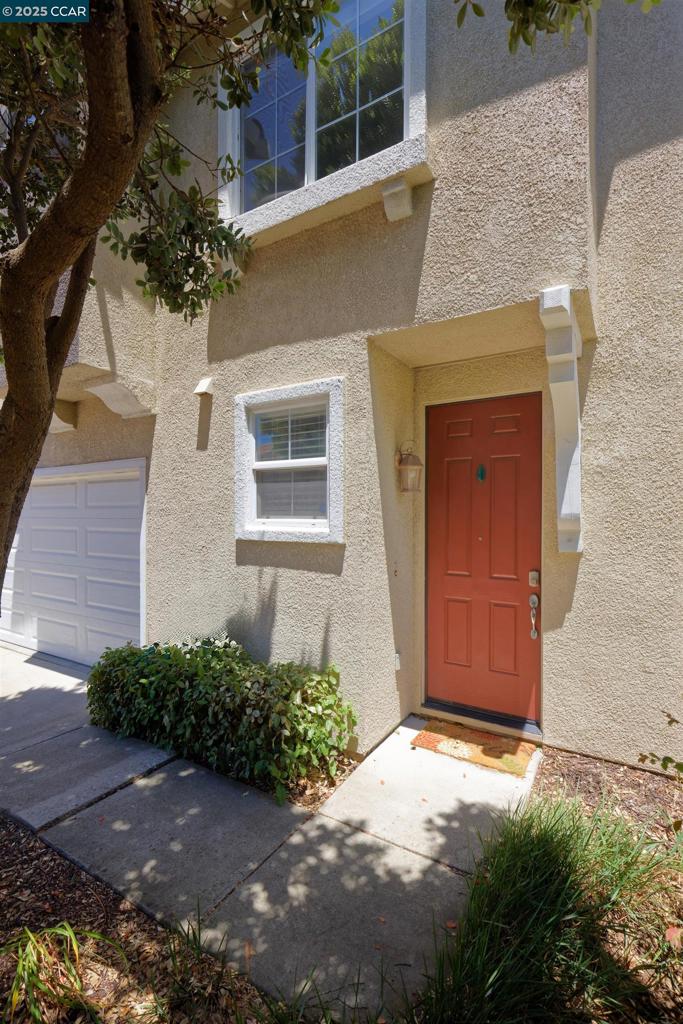 1071 Newcastle Ct