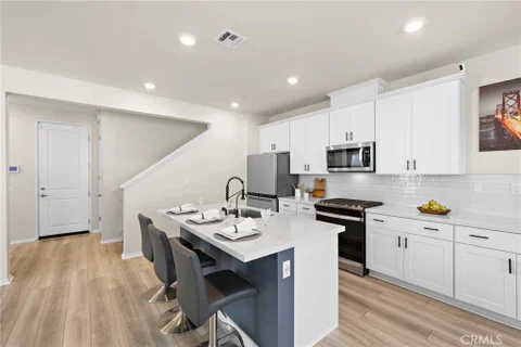 MLS: OC26192340