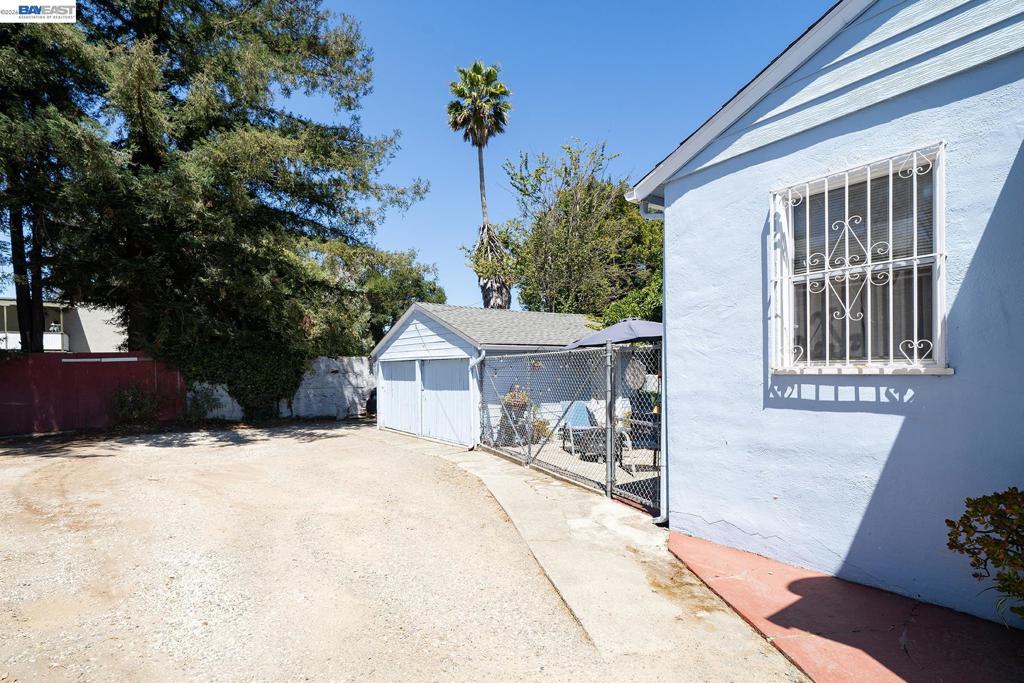 2533 19Th Ave