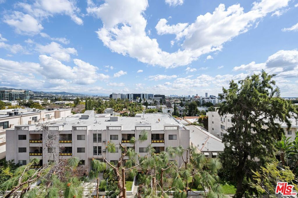 Photo of 100 S Doheny Drive #512, Los Angeles, CA 90048 (MLS # 25608421)