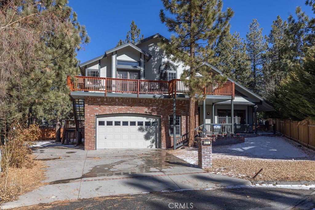 Discover the comfort and style in this spacious 5-bedroom, 3-bath property located in a quiet cul-de-sac in Fox Farm. Boasting a generous 3,664 SQ.FT., this home features a two-car attached garage, ideal for your convenience. Along with plenty of parking for your boat or RV. Inside, a charming brick fireplace graces the living room, creating a cozy ambiance. The well-appointed kitchen showcases stainless steel appliances, a large island, and a bar sitting area, that opens up to a large living room and dining room area perfect for entertaining your friends and family. Additional highlights include a large laundry area, a spa for relaxation, and a spacious side yard. The primary bedroom is a retreat, featuring ample space and a soaking tub for ultimate relaxation. This property seamlessly combines practicality and comfort, making it an ideal home for those seeking space and relaxation in the mountains.