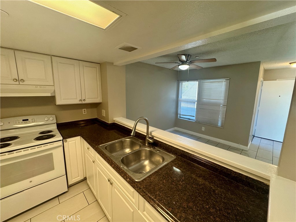 Chestnut Square (CHSQ) - Residential Lease