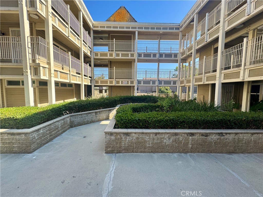 Chestnut Square (CHSQ) - Residential Lease