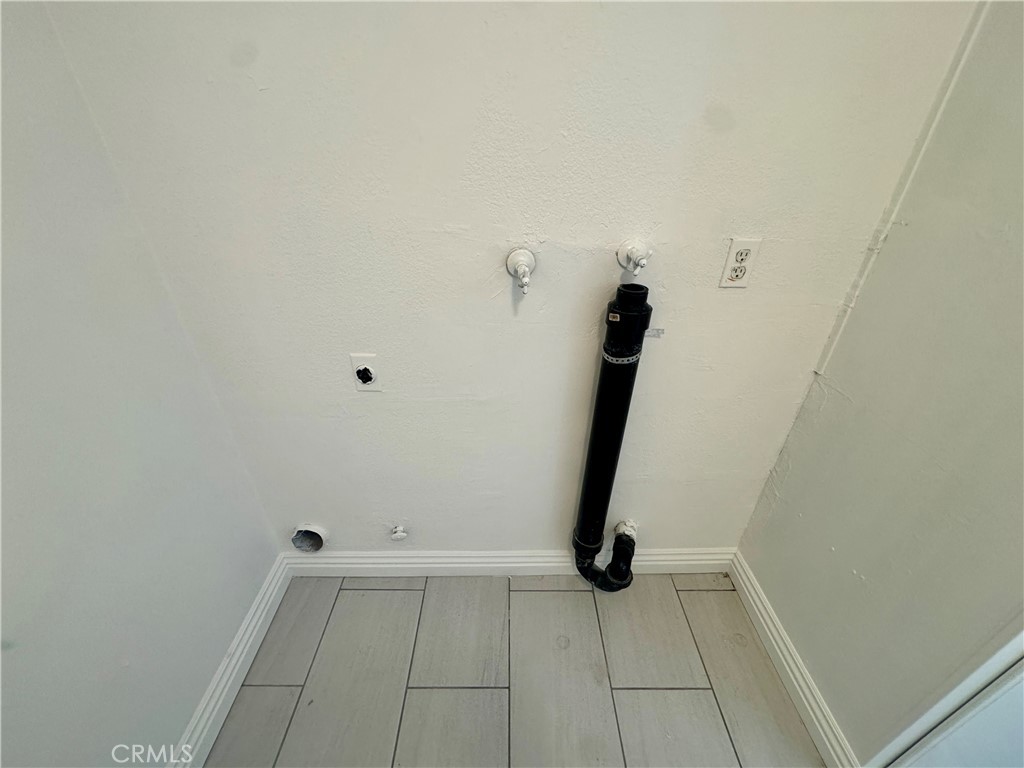 Chestnut Square (CHSQ) - Residential Lease